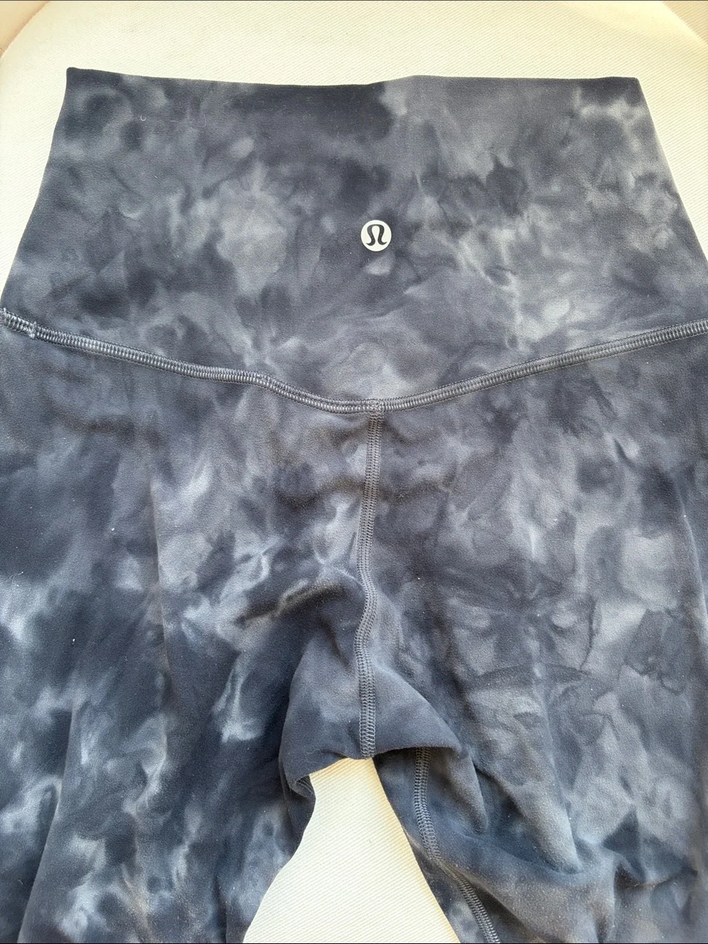 lululemon athletica Women's Black Gray Tie-Dye High-Rise Shorts